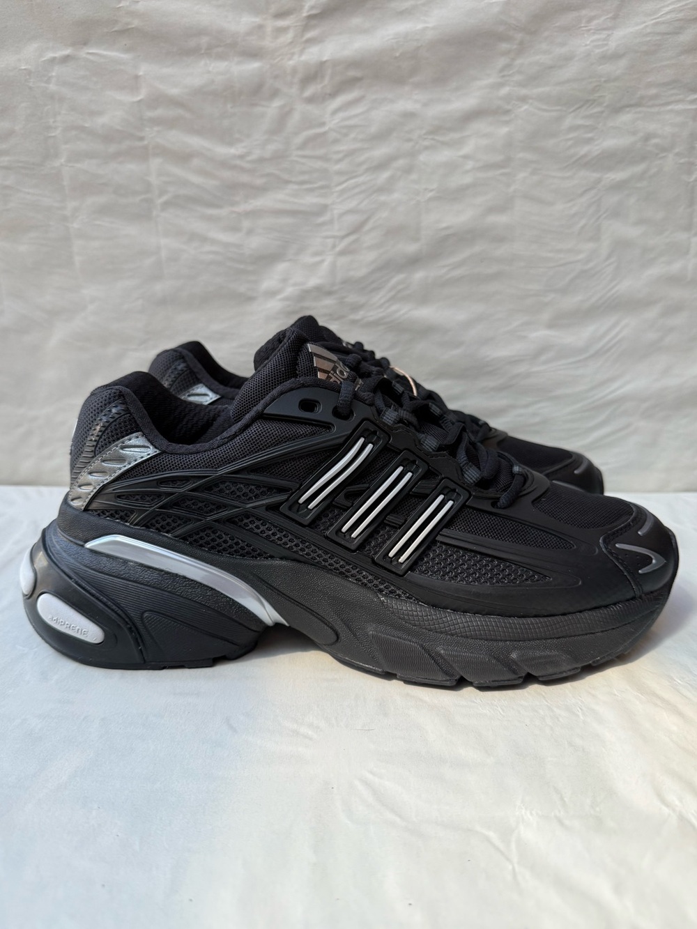 Adidas - Adistar XLG 2.0 - Men’s Size 9 - Black & Gray - New W/ Tags